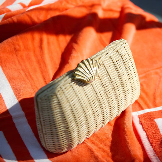 JARDIN CLUTCH コーラルサンド The Classica Clutch | Rattan Clutch with Gold Seashell Clasp