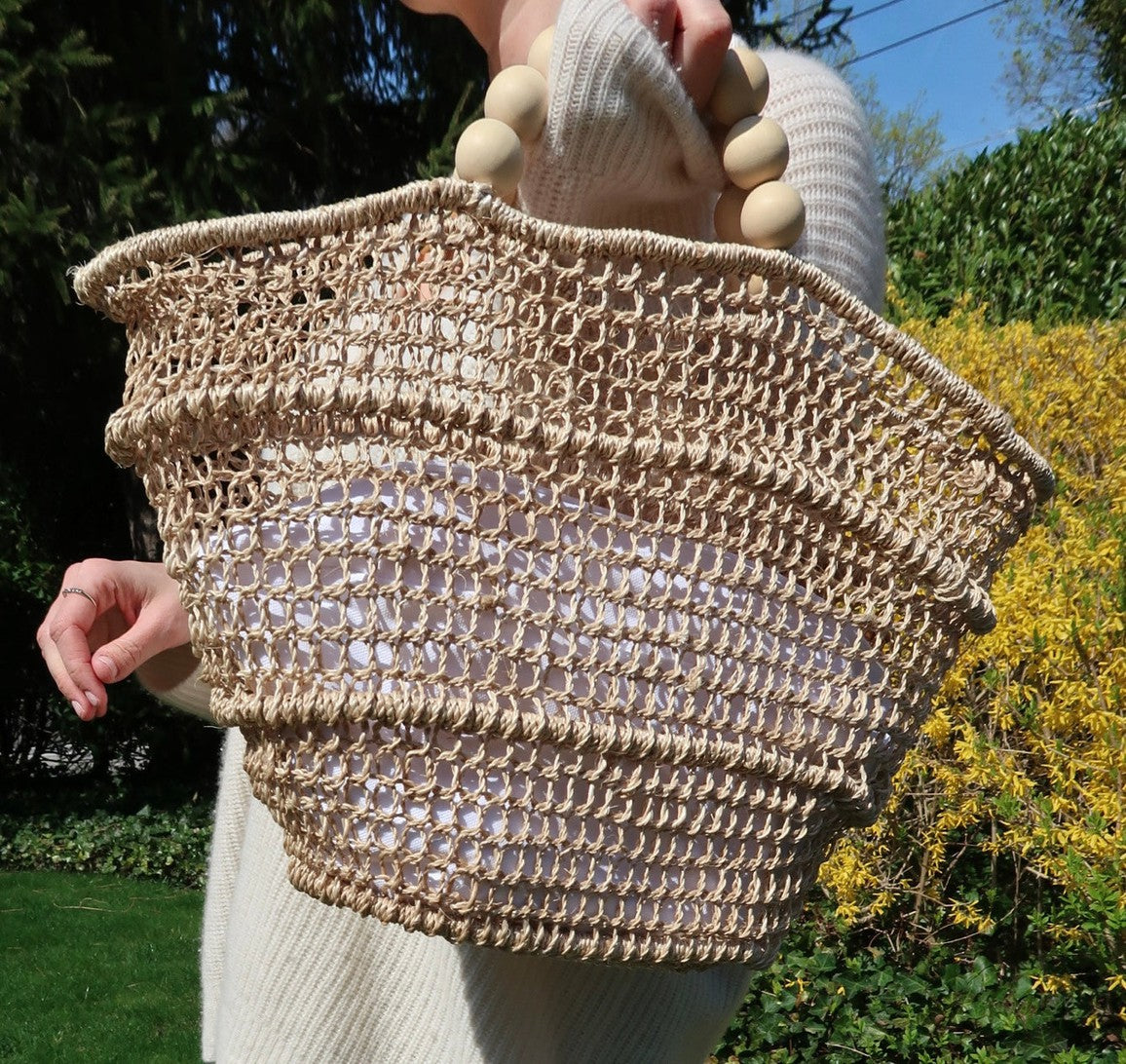 Open-weave straw detail on The Comporta Tote
