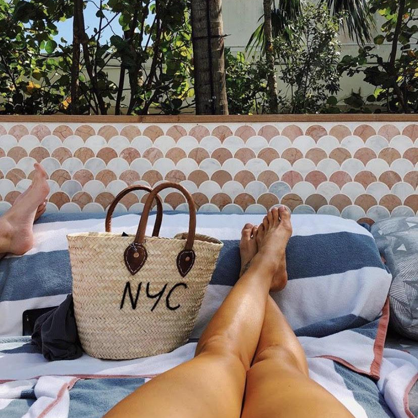 Medium straw beach tote bag with top handles – The Medium Beach Tote